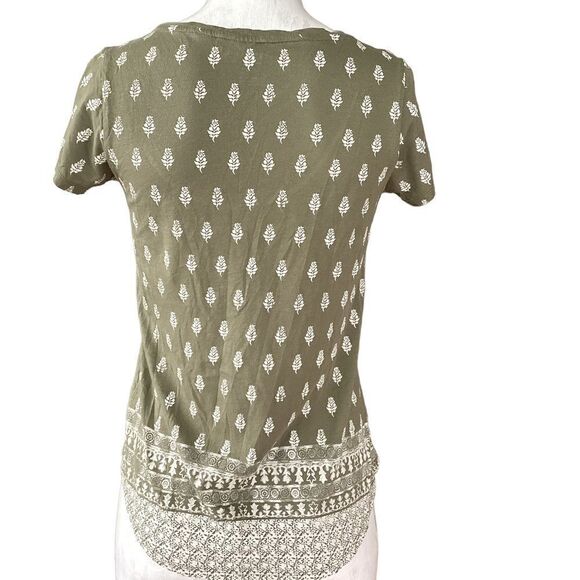 Lucky Brand small green tee- shirt.  0696 - Picture 4 of 6
